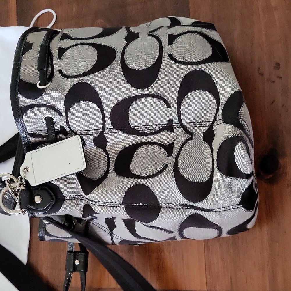 Coach Signature Poppy Drawstring Crossbody Bucket Bag - Black - Picture 5 of 12